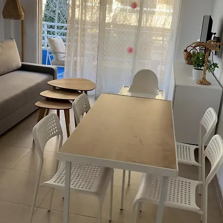 Beautiful With Swimming-pool Апартаменты *