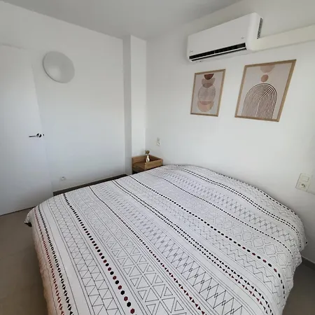 Beautiful With Swimming-pool Апартаменты *